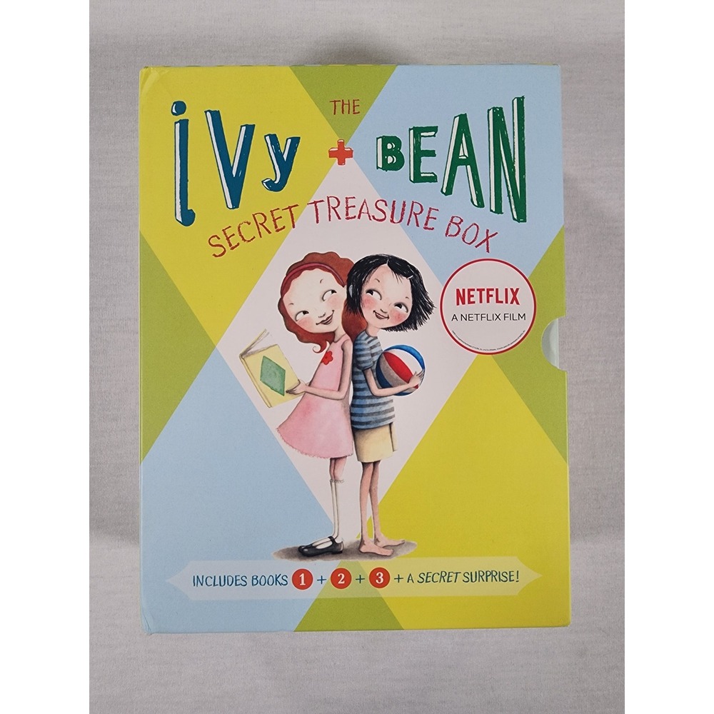 Chronicle Books‎ Ivy + Bean Secret Treasure Box Kids Set Books 1-3 + Journal